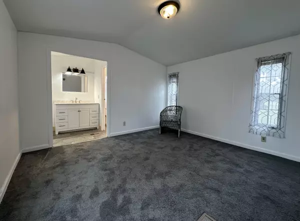 Saint Stephen, SC 29479,222 Planters Ln