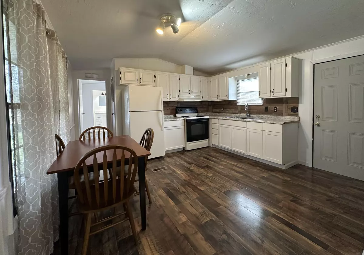 Saint Stephen, SC 29479,222 Planters Ln