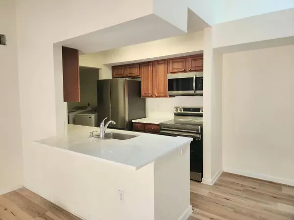 Mount Pleasant, SC 29464,1481 Center Street #904