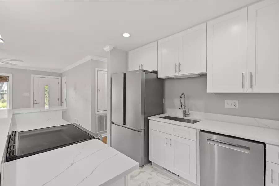 1502 Westway Dr, Charleston, SC 29412