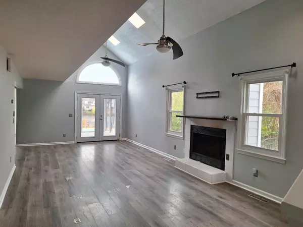 Charleston, SC 29412,735 Lake Frances Dr