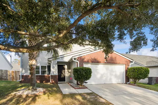 8050 Long Shadow Ln, North Charleston, SC 29406