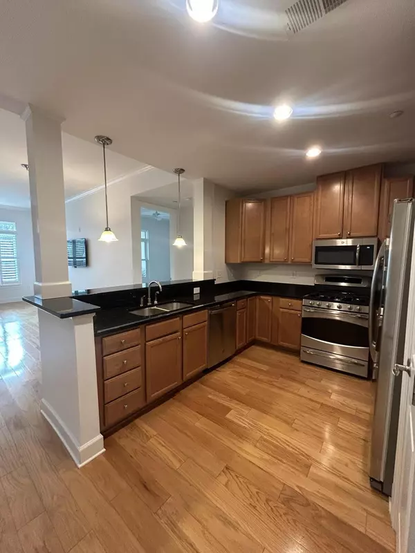 Charleston, SC 29492,135 Pier View St #106