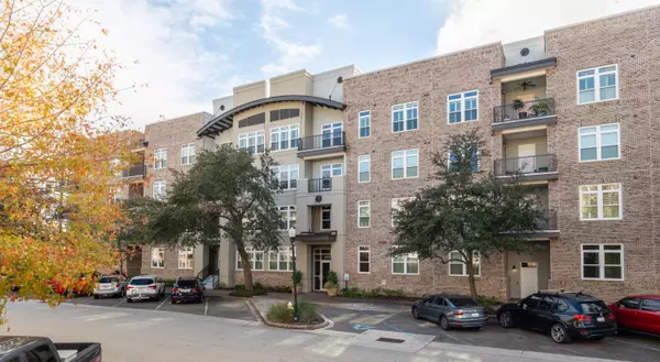 Charleston, SC 29492,135 Pier View St #106