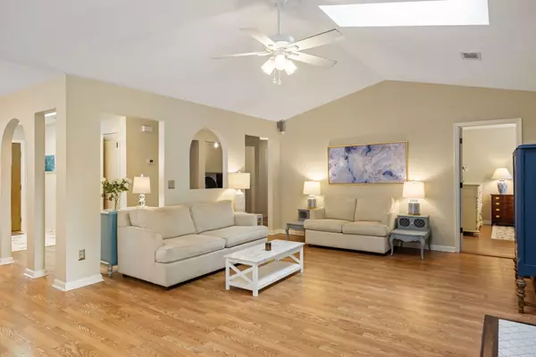 Mount Pleasant, SC 29464,1246 Llewellyn Rd