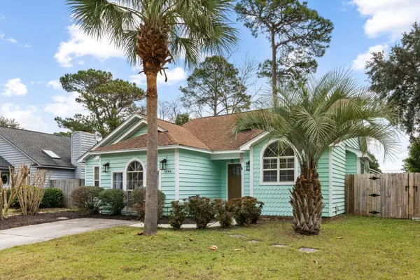 1246 Llewellyn Rd, Mount Pleasant, SC 29464