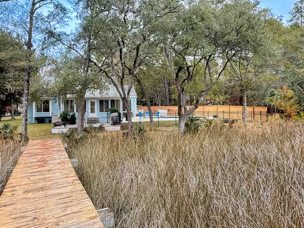 2110 Marsh Flower Ln, Charleston, SC 29414