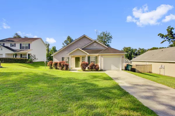 306 Huntington Ct, Hanahan, SC 29410