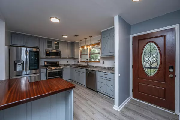 Ladson, SC 29456,1117 Maryland Dr