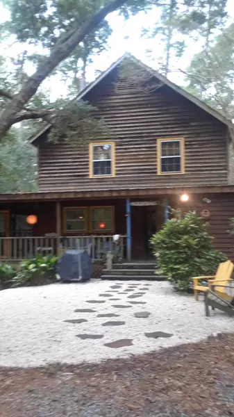 10043 N Carolina Rd, Mcclellanville, SC 29458