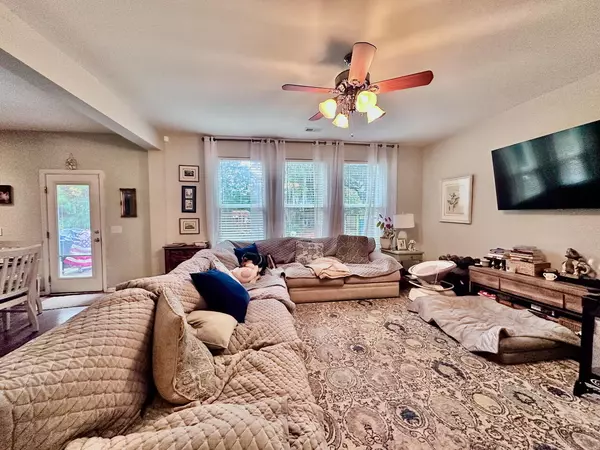 Mount Pleasant, SC 29466,1301 Merchant Ct