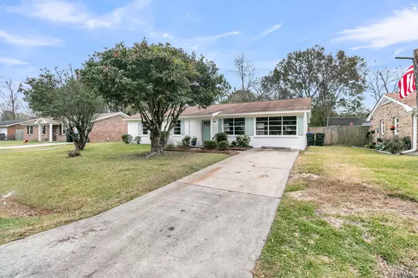 Summerville, SC 29483,211 Gardenia St