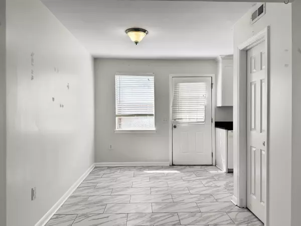 Charleston, SC 29414,415 Parkdale Dr #9e