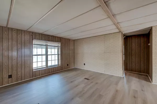 Summerville, SC 29483,142 O T Wallace Dr