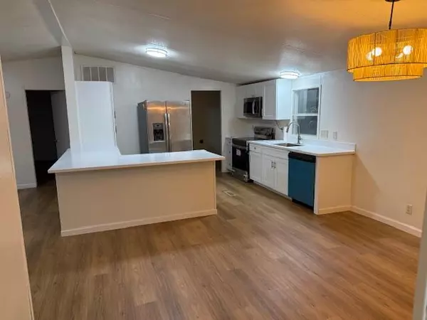 Summerville, SC 29483,195 E Turner St