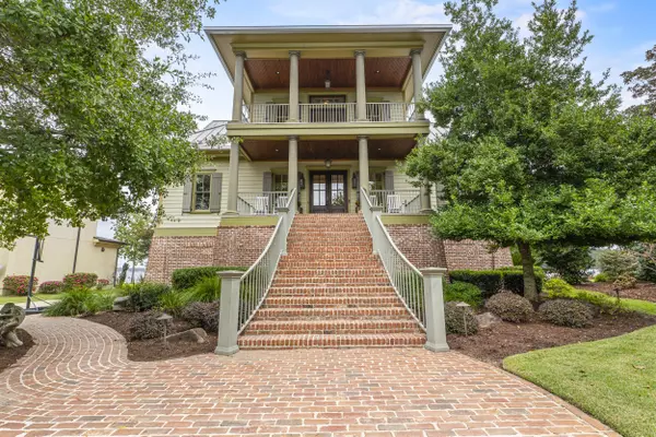 232 Waters Edge Dr, Lexington, SC 29072