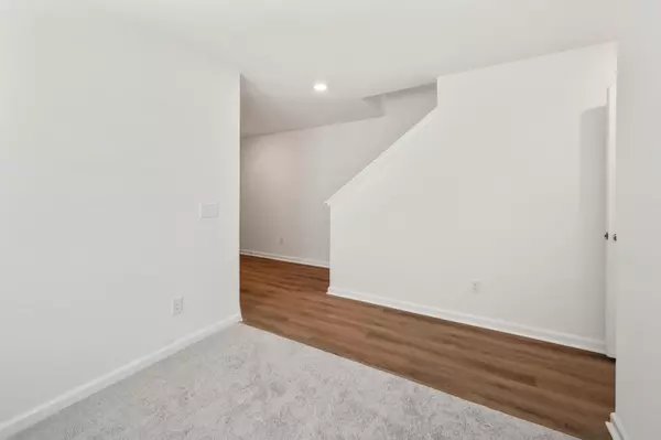 North Charleston, SC 29418,4633 Forest Hills Dr #1401