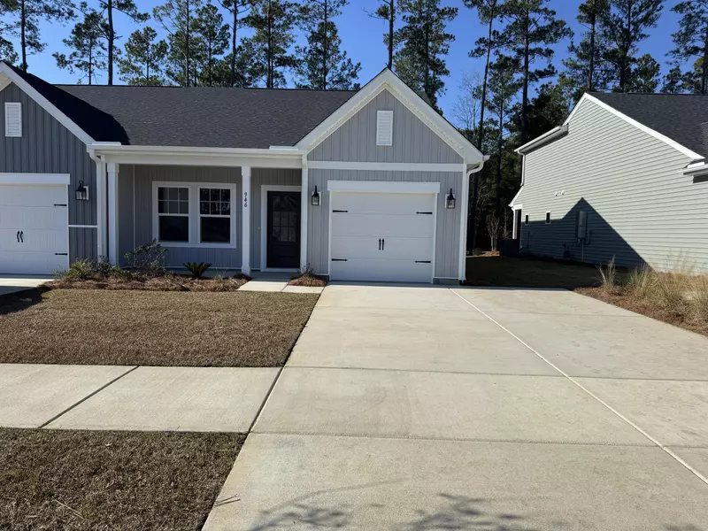 946 Dusk Dr, Summerville, SC 29486