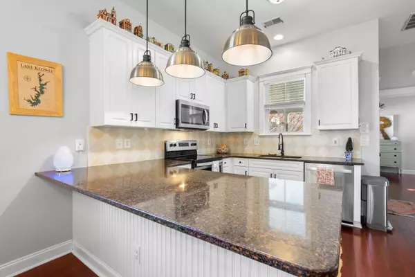 Summerville, SC 29483,317 Hydrangea St