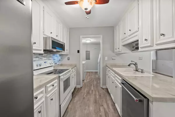 Mount Pleasant, SC 29464,717 Williamson Dr