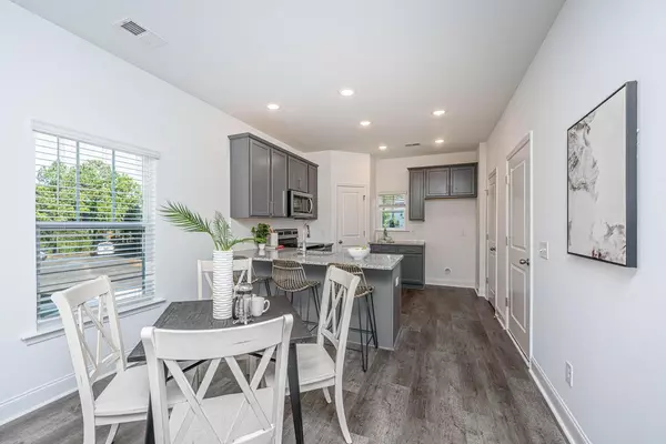 Charleston, SC 29414,407 Gravy Train St