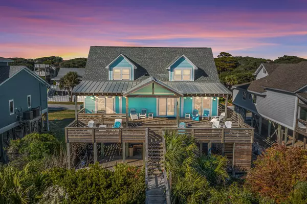909 E Arctic Ave, Folly Beach, SC 29439
