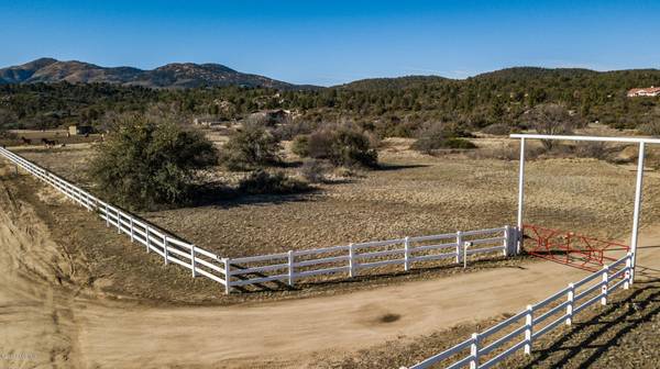 Peeples Valley, AZ 86332,17834 S Pinon LN