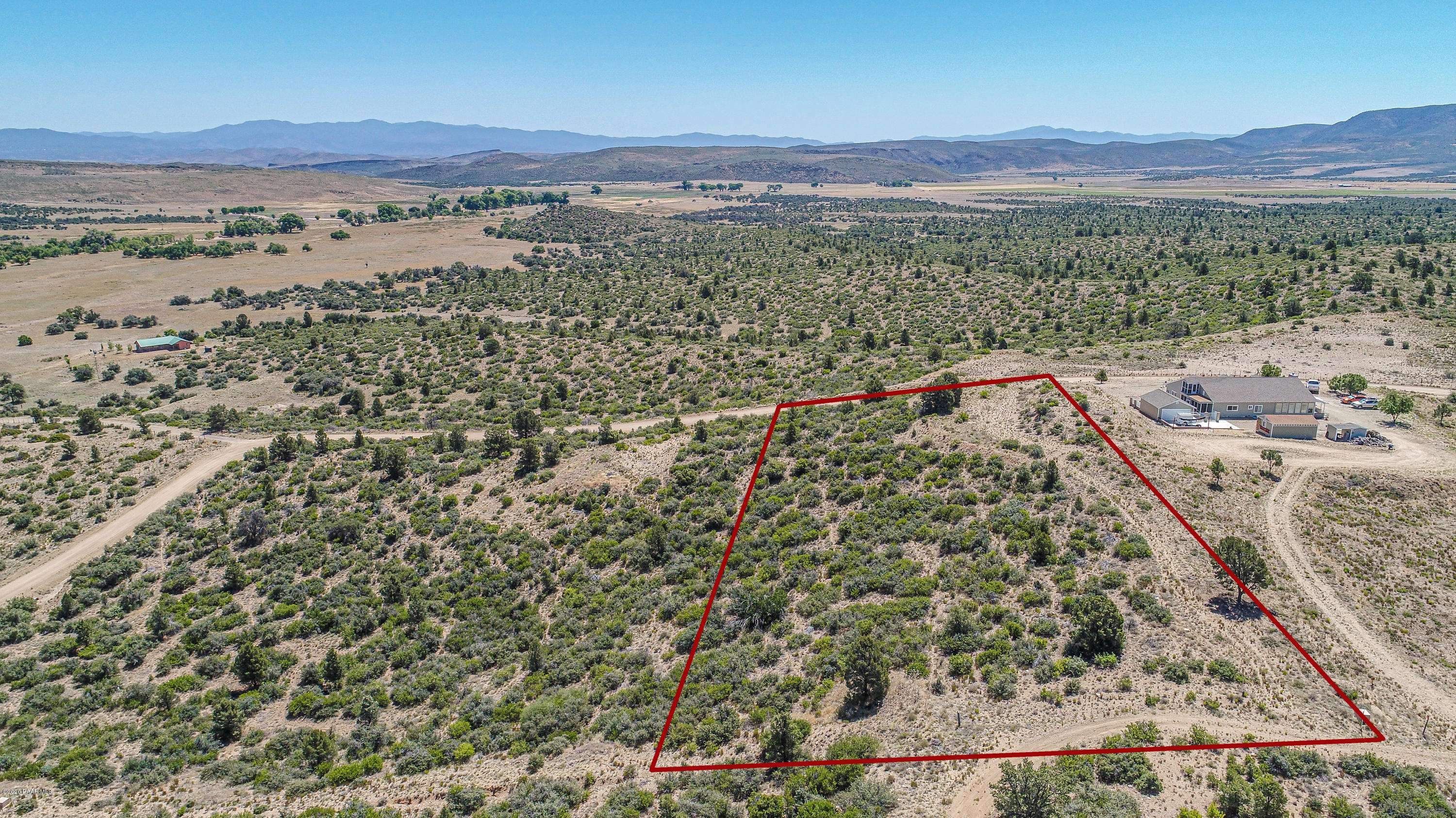 17352 S Juniper DR, Peeples Valley, AZ 86332