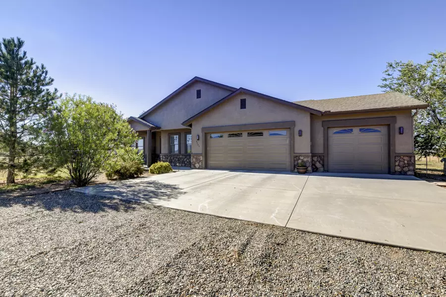 9225 E Barn Wood LN, Prescott Valley, AZ 86315