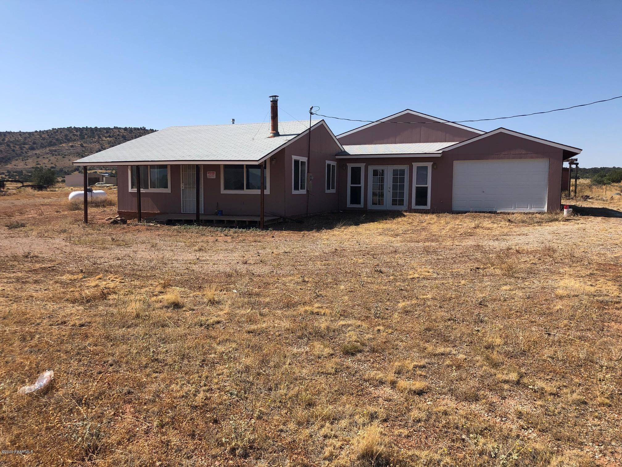 500 Gypsy Girls RD, Seligman, AZ 86337