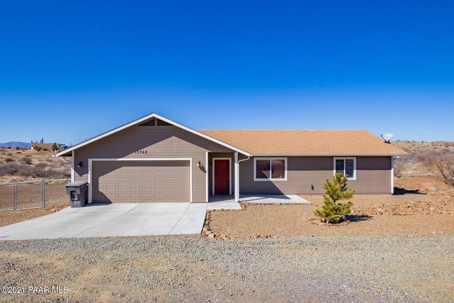 13762 S Bluebird LN, Mayer, AZ 86333