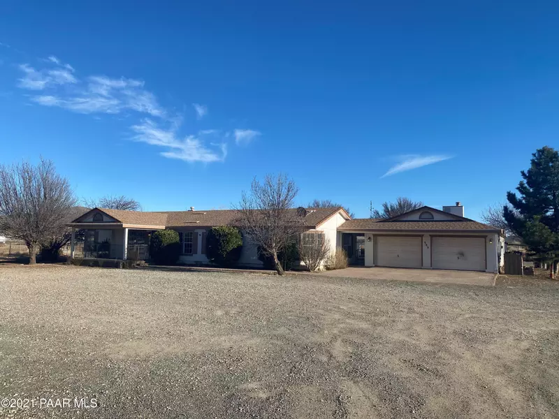 685 S Dunivin   (Plus Guest House) LN, Dewey-humboldt, AZ 86327