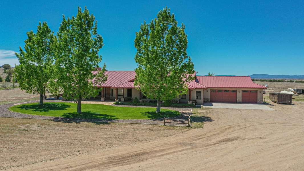 23590 N Ropers LN, Paulden, AZ 86334