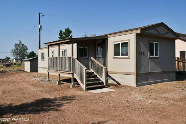 225 Granada DR, Paulden, AZ 86334