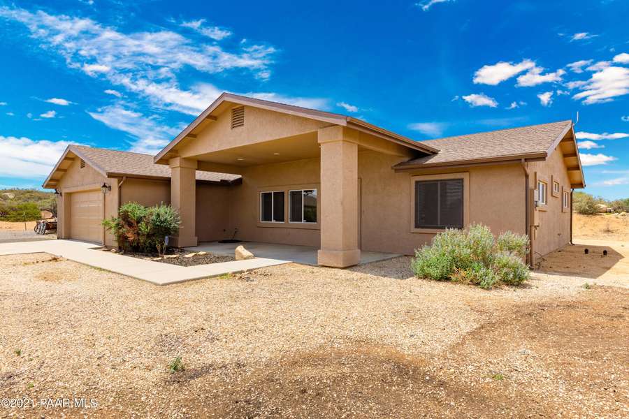 530 N Old Coach TRL, Dewey-humboldt, AZ 86327