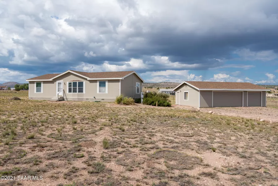 70 W Lunar WAY, Paulden, AZ 86334