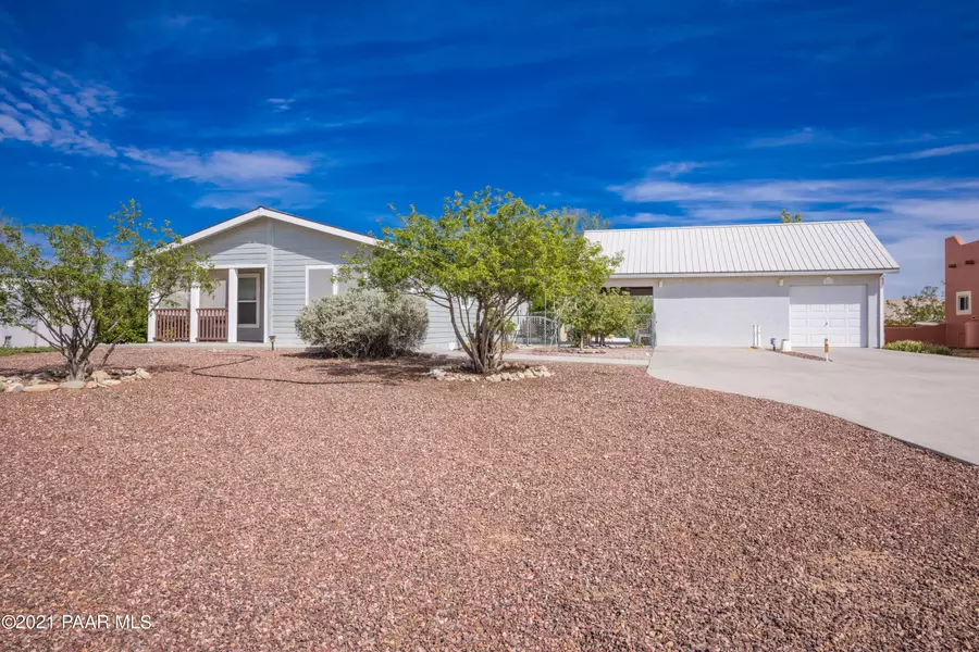 30525 S Fort Apache DR, Congress, AZ 85332