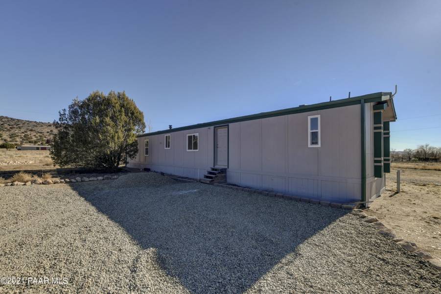 355 W Valleri Ann RD, Paulden, AZ 86334