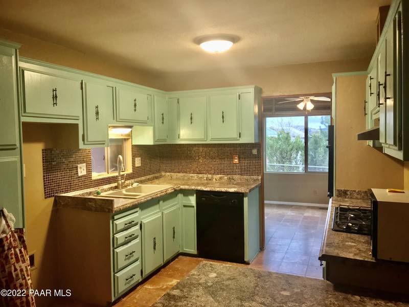 1341 N Albino TRL, Dewey-humboldt, AZ 86327