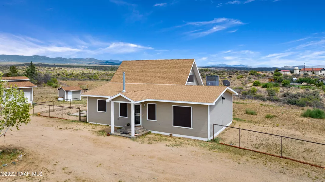 6811 S Windmill RD, Skull Valley, AZ 86338