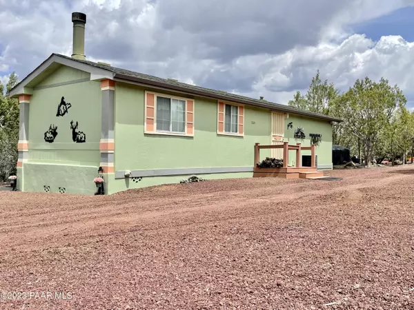 3659 Gerry LN, Ash Fork, AZ 86320