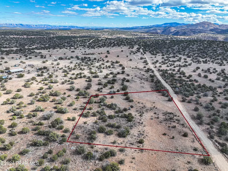 2 Headwaters Ranch RD, Paulden, AZ 86334