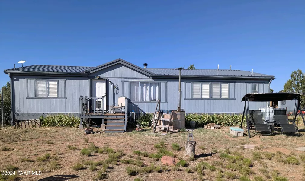 43850 W Roaming WAY, Seligman, AZ 86337