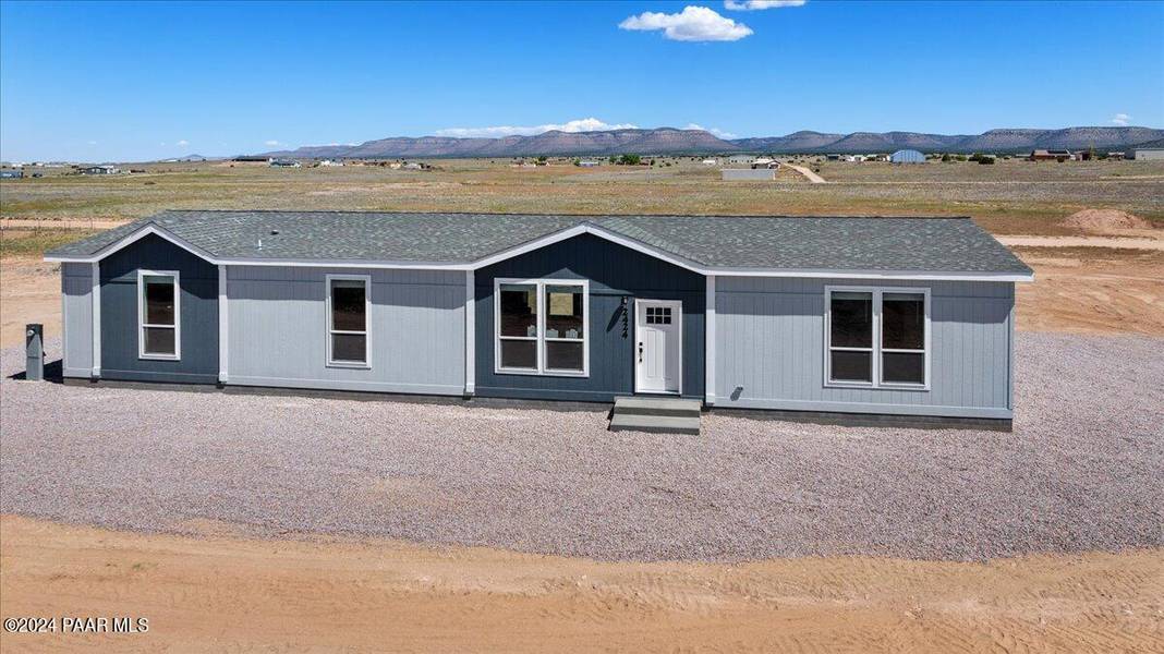 2424 W Hard Cider TRL, Paulden, AZ 86334