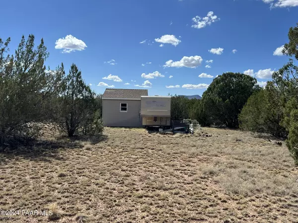 Seligman, AZ 86337,37916 W Howling Coyote RD