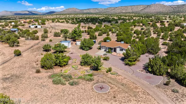 800 W Valleri Ann RD, Paulden, AZ 86334