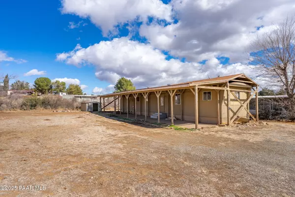 17190 E Meadow LN, Mayer, AZ 86333