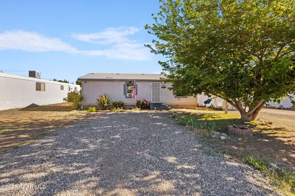 17068 E Lakeview DR, Mayer, AZ 86333