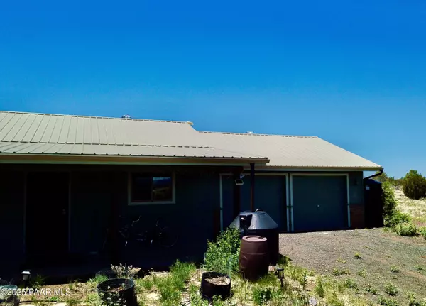 1155 W Half Moon CT, Ash Fork, AZ 86320