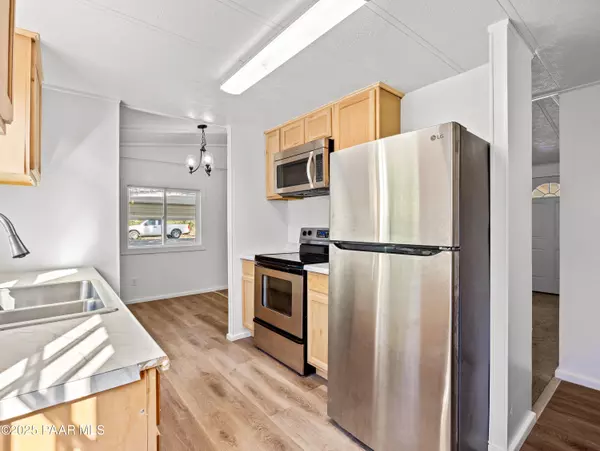 Peeples Valley, AZ 86332,18391 S John Fry AVE